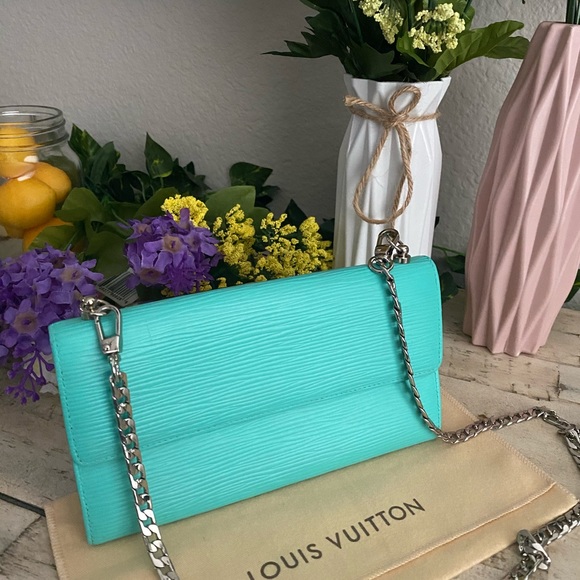 SOLD Authentic Louis Vuitton Crossbody - Picture 2 of 8